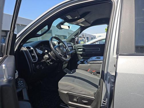 Billet Silver Metallic Clearcoat 2022 RAM 3500 Big Horn Crew Cab 4x4 8' Box