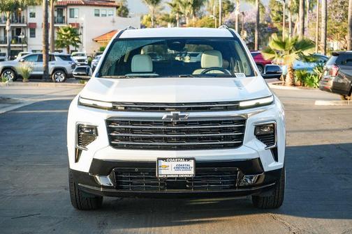 Polar White Tricoat 2026 Chevrolet Traverse High Country