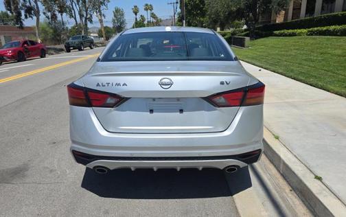 Brilliant Silver Metallic 2024 Nissan Altima 2.5 SV