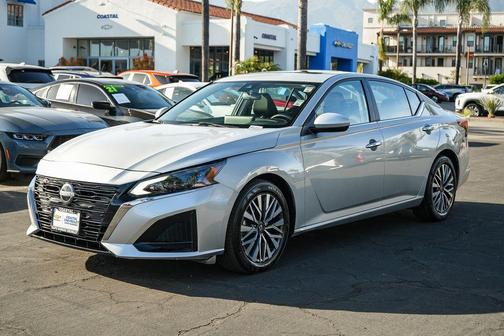Brilliant Silver Metallic 2024 Nissan Altima 2.5 SV