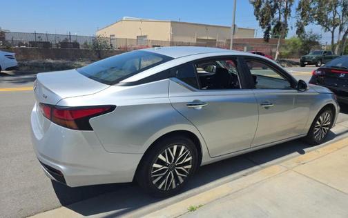 Brilliant Silver Metallic 2024 Nissan Altima 2.5 SV