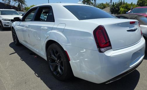 Bright White Clearcoat 2021 Chrysler 300 Touring
