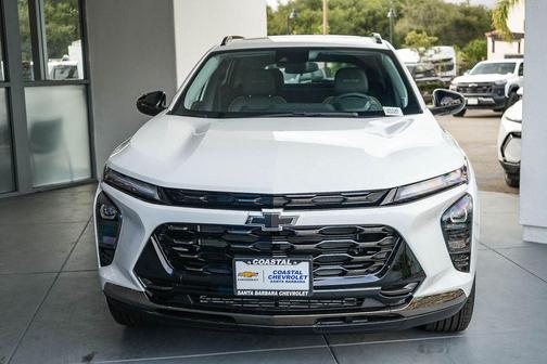 Summit White 2026 Chevrolet Trax FWD ACTIV