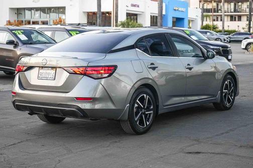 Gun Metallic 2024 Nissan Sentra SV