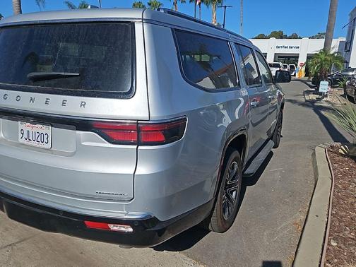 Silver Zynith 2023 Jeep Wagoneer L Series II 4x4