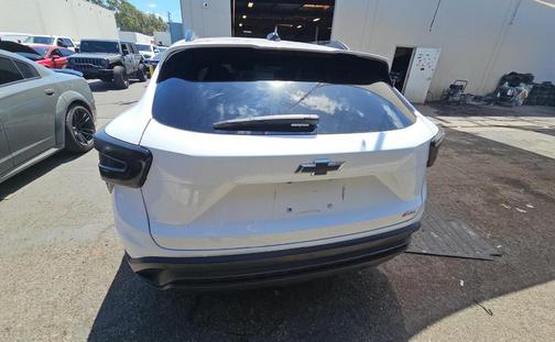 Summit White 2025 Chevrolet Trax FWD 2RS