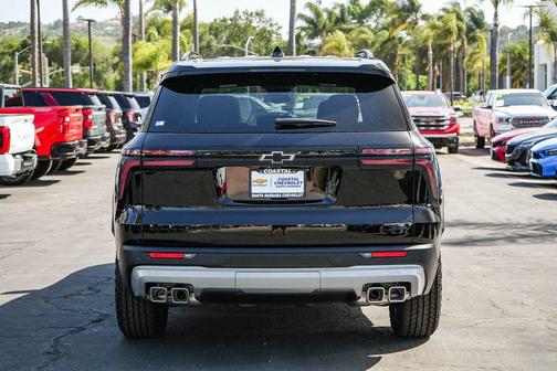 Mosaic Black Metallic 2026 Chevrolet Traverse AWD Z71