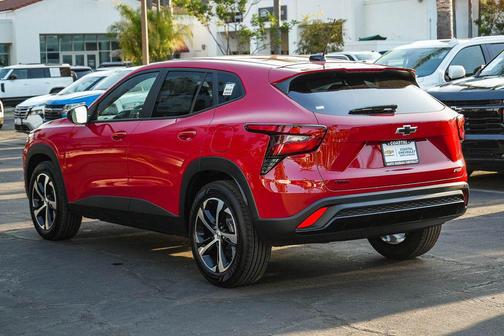 Apex Red 2026 Chevrolet Trax FWD 1RS