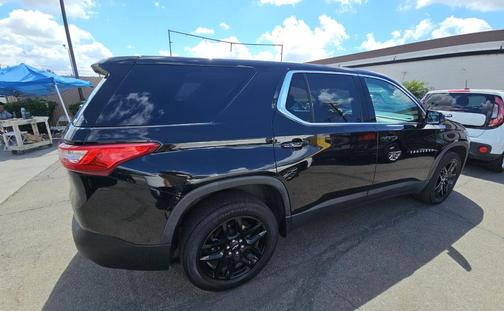 Mosaic Black Metallic 2020 Chevrolet Traverse LS