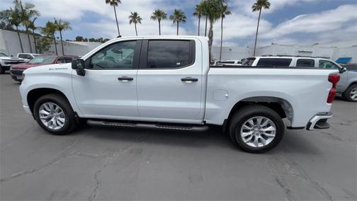 2025 Chevrolet Silverado 1500 Custom