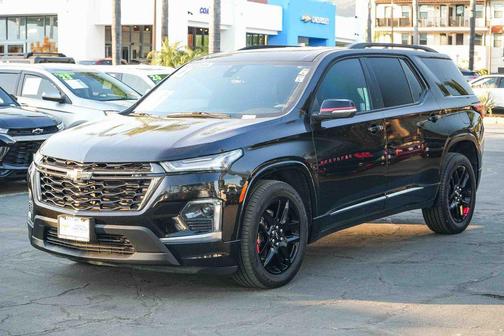 Mosaic Black Metallic 2022 Chevrolet Traverse Premier