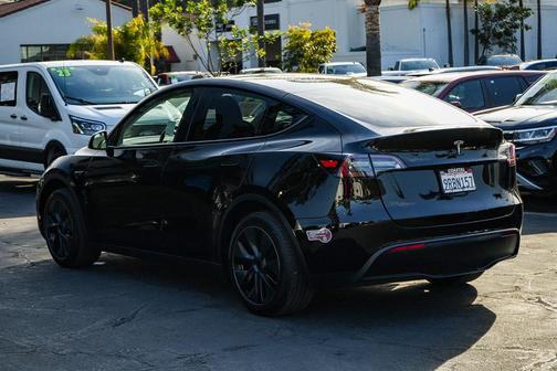 2024 Tesla Model Y Long Range Single Motor Rear-Wheel Drive