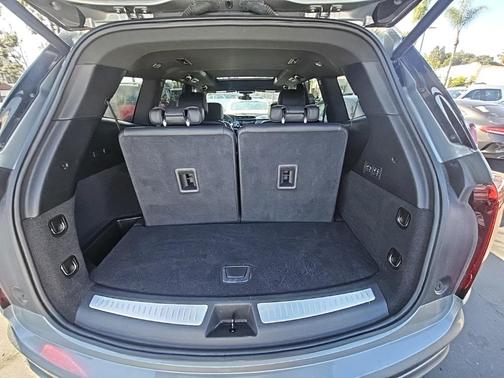 2025 Cadillac XT6 Premium Luxury FWD