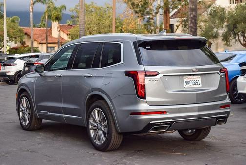 2025 Cadillac XT6 Premium Luxury FWD