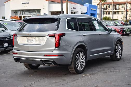 2025 Cadillac XT6 Premium Luxury FWD