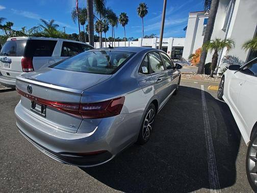 2025 Volkswagen Jetta 1.5T SE