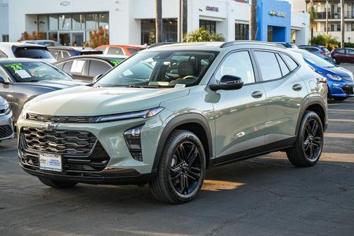 Cacti Green 2026 Chevrolet Trax FWD ACTIV