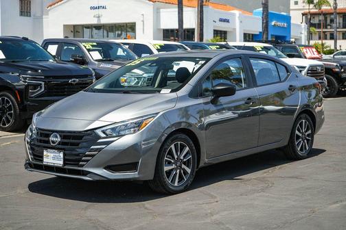 Gun Metallic 2025 Nissan Versa 1.6 S
