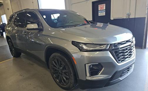 Sterling Gray Metallic 2023 Chevrolet Traverse RS