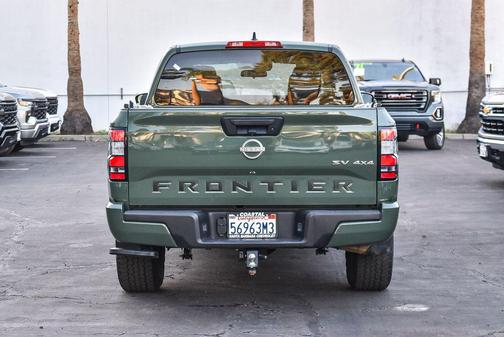 2022 Nissan Frontier SV
