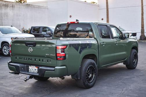 2022 Nissan Frontier SV