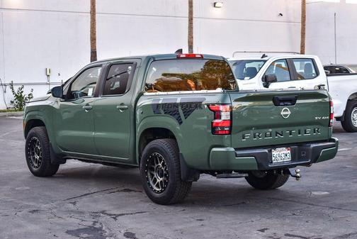 2022 Nissan Frontier SV