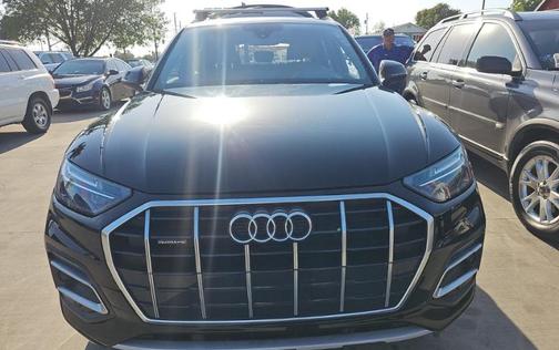 Black 2023 Audi Q5 40 Premium