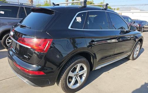 Black 2023 Audi Q5 40 Premium