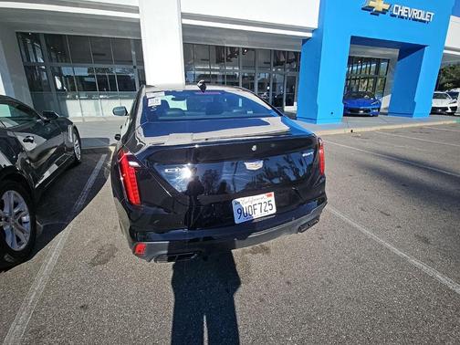 2023 Cadillac CT4 Premium Luxury