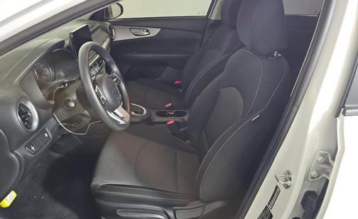 Snow White Pearl 2024 Kia Forte LXS