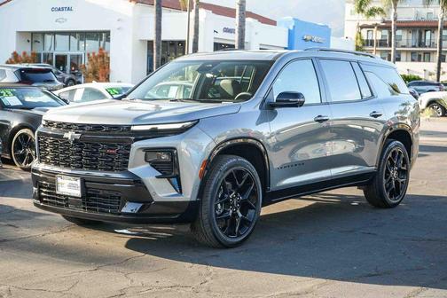 Sterling Gray Metallic 2026 Chevrolet Traverse RS