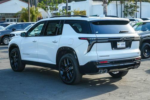 Polar White Tricoat 2026 Chevrolet Traverse RS