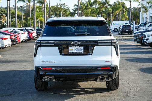 Polar White Tricoat 2026 Chevrolet Traverse RS
