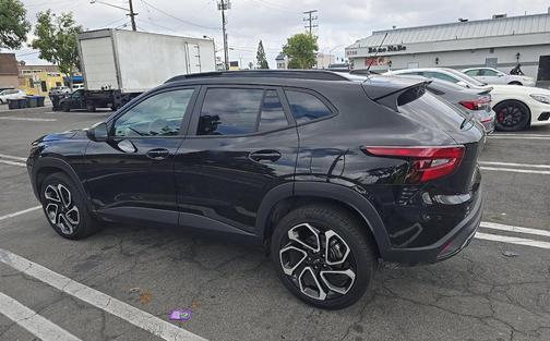 Mosaic Black Metallic 2025 Chevrolet Trax FWD 2RS