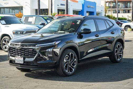 Mosaic Black Metallic 2025 Chevrolet Trax FWD 2RS