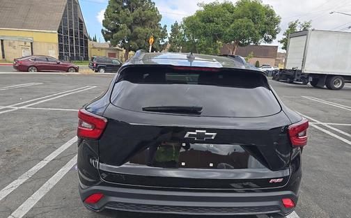 Mosaic Black Metallic 2025 Chevrolet Trax FWD 2RS