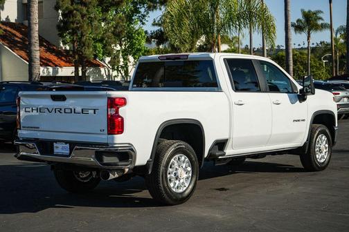 Summit White 2026 Chevrolet Silverado 2500 LT