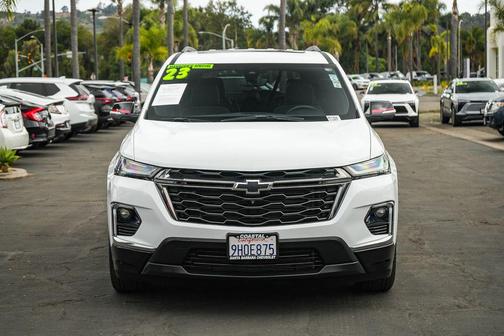 Summit White 2023 Chevrolet Traverse Premier