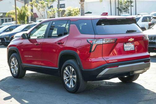 Radiant Red Tintcoat 2025 Chevrolet Equinox 1LT