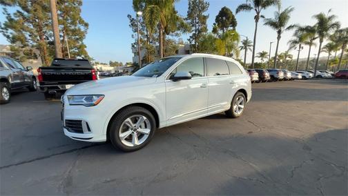 2022 Audi Q7 45 Premium