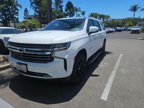 Summit White 2023 Chevrolet Suburban LT