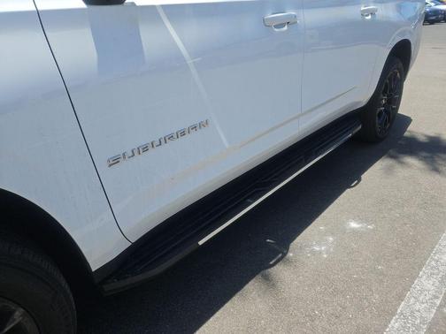 Summit White 2023 Chevrolet Suburban LT