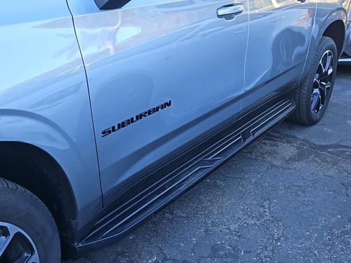 2025 Chevrolet Suburban RST