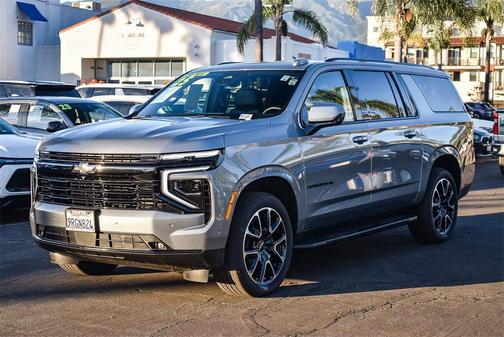 2025 Chevrolet Suburban RST