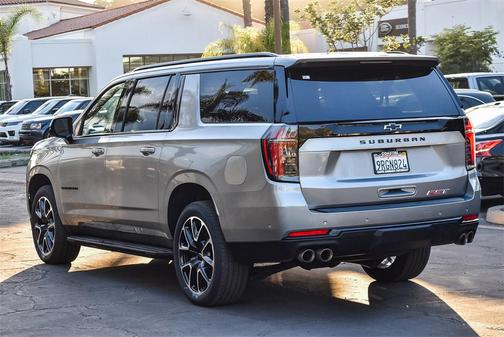2025 Chevrolet Suburban RST