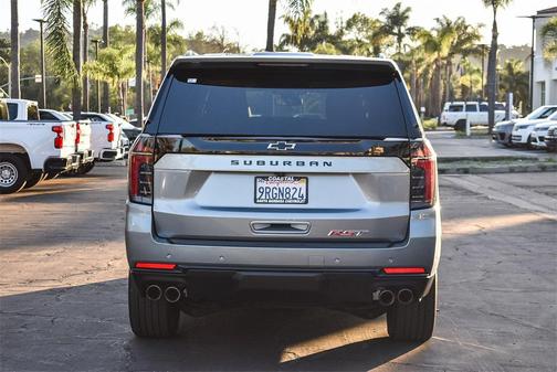 2025 Chevrolet Suburban RST