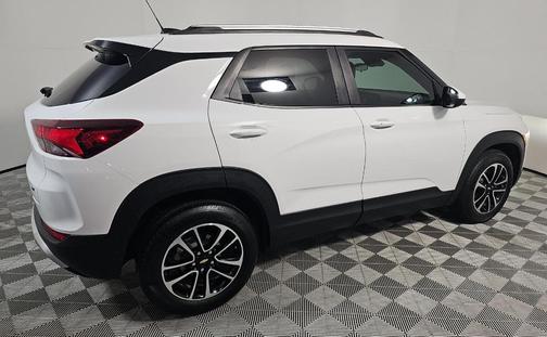 Summit White 2024 Chevrolet Trailblazer LT