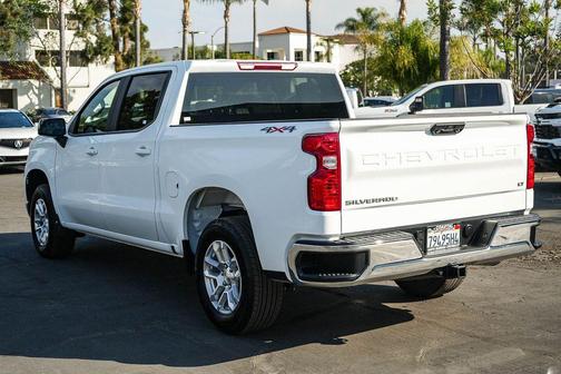 Summit White 2025 Chevrolet Silverado 1500 LT