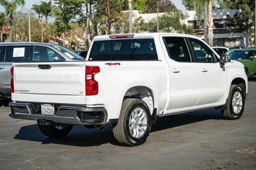 Summit White 2025 Chevrolet Silverado 1500 LT
