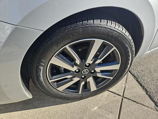 2021 Nissan Versa 1.6 SV